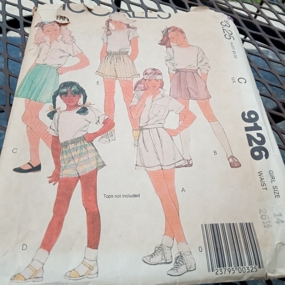 Vintage McCall's Sewing Pattern 9126 Girls Shorts Size 14 1980s 80s